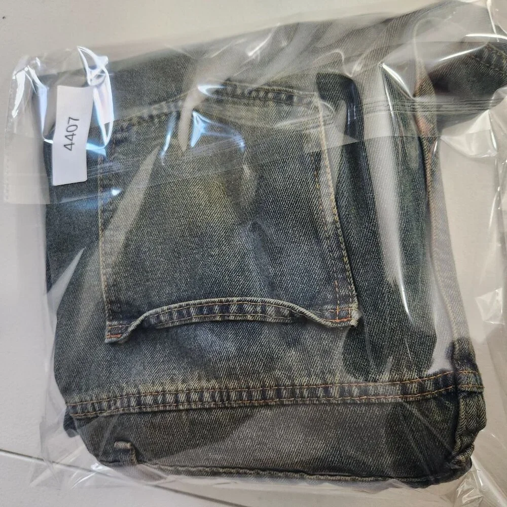 Vintage Mid-Wash Relaxed FitDenim Jeans Straight Leg Unisex Casual Style Medium